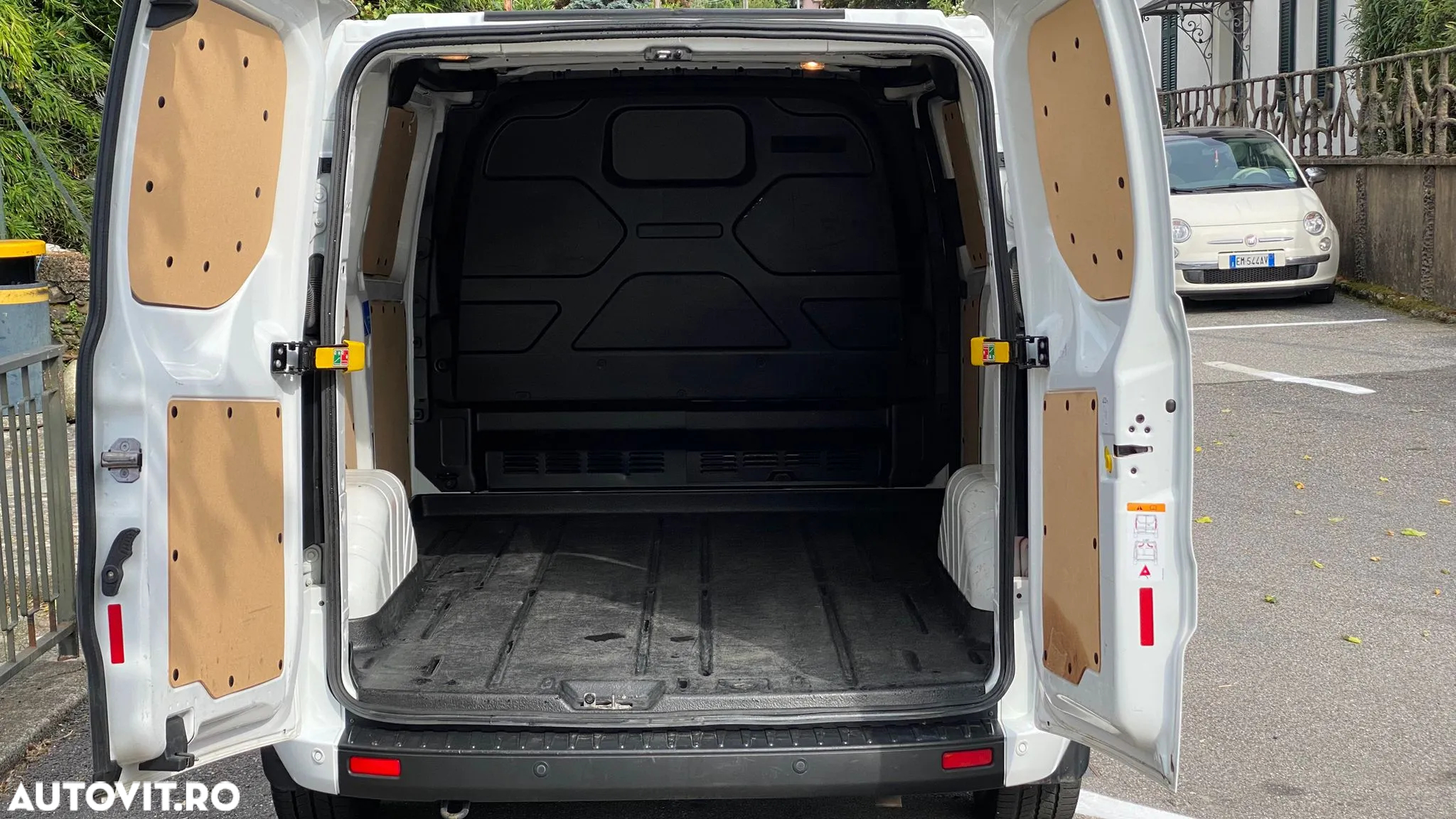 Ford Transit Custom Plug-in Hybrid 1.0 Benzina - 29