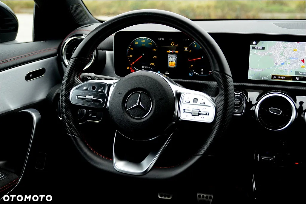 Mercedes-Benz CLA 180 Shooting Brake AMG Line - 30
