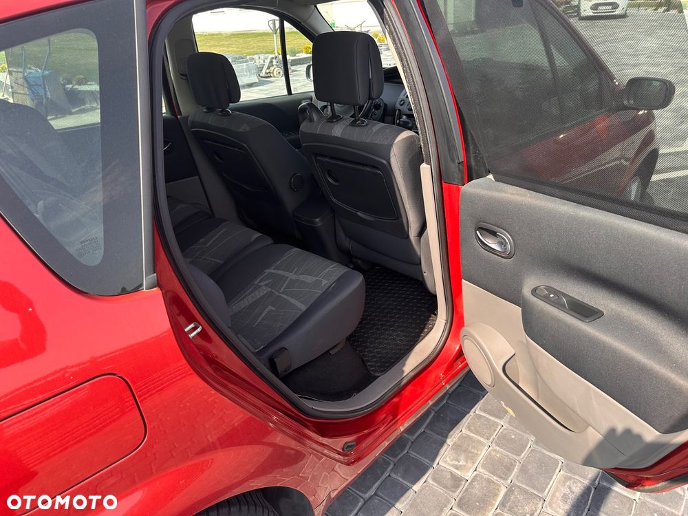 Renault Scenic 2.0 16V Avantage - 23