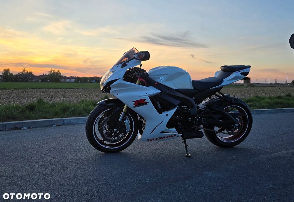 Suzuki GSX-R - 24
