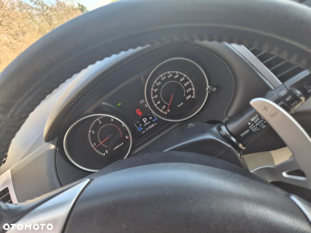 Mitsubishi Outlander 2.2 DID Intense + EU5 TC-SST - 12