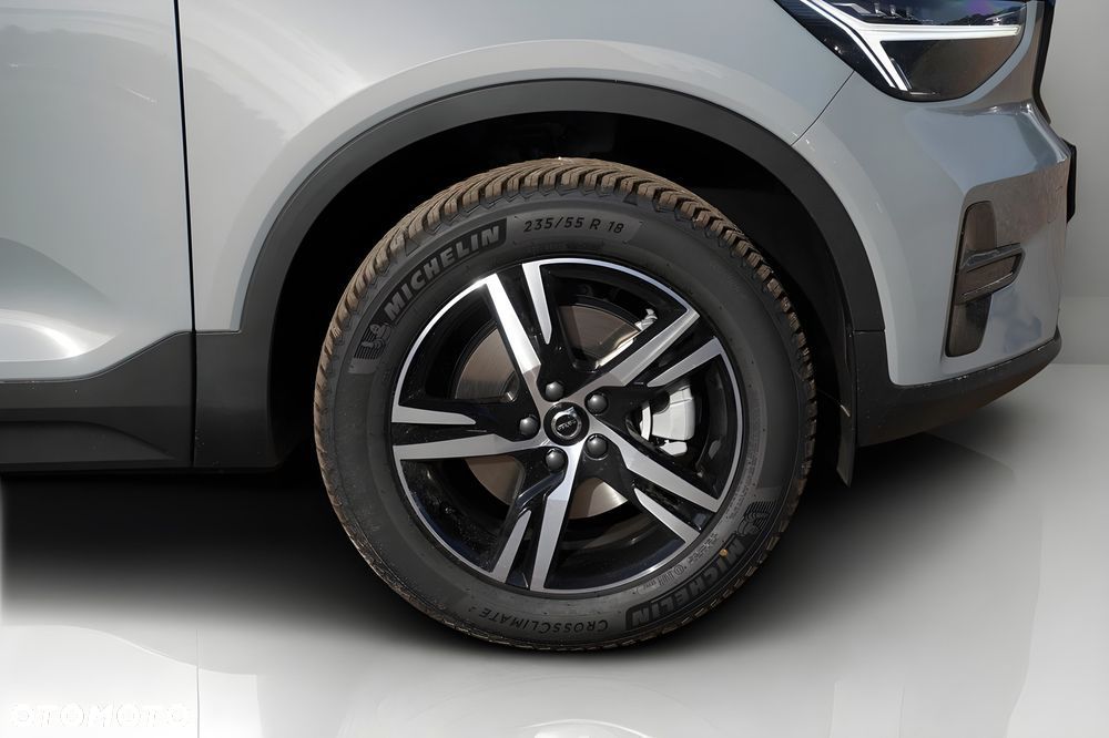Volvo XC 40 B3 Plus Dark - 30