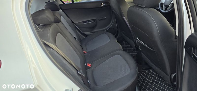 Hyundai i20 1.25 Comfort - 11