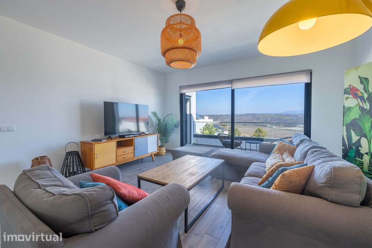 MORADIA MODERNA COM TRÊS QUARTOS, PISCINA E VISTAS FABULOSAS - Grande imagem: 4/43