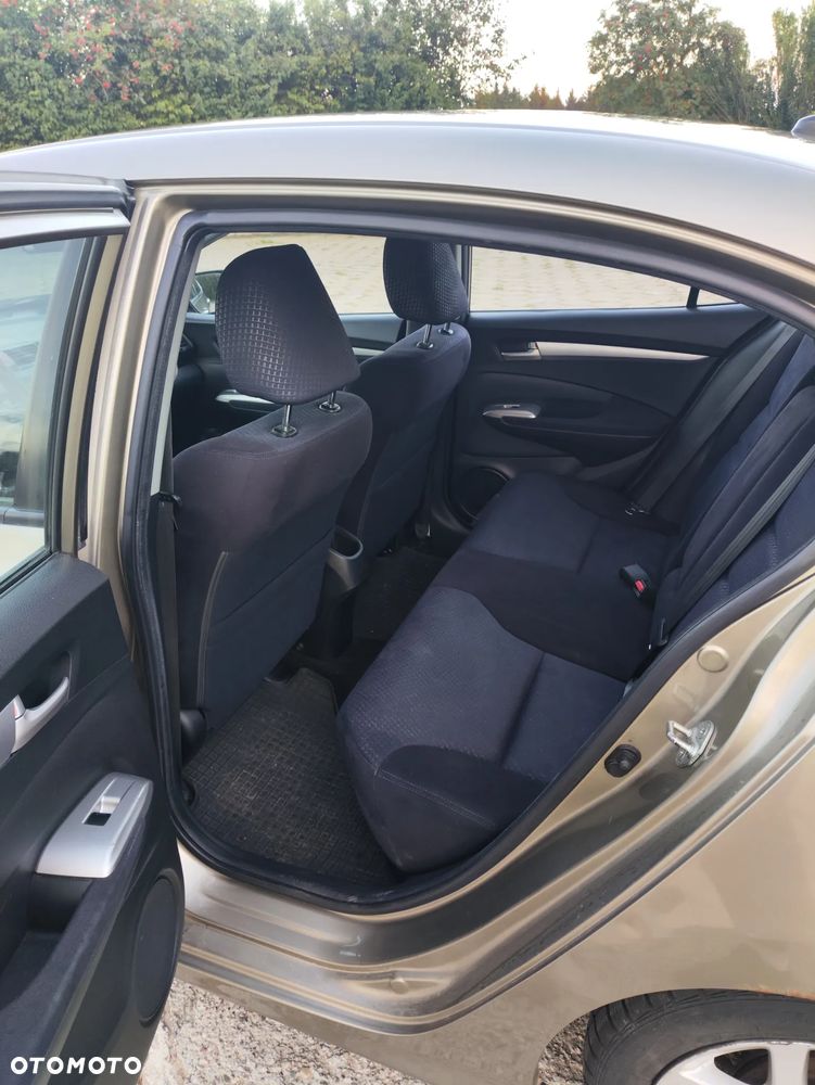 Honda City 1.4 Comfort - 12