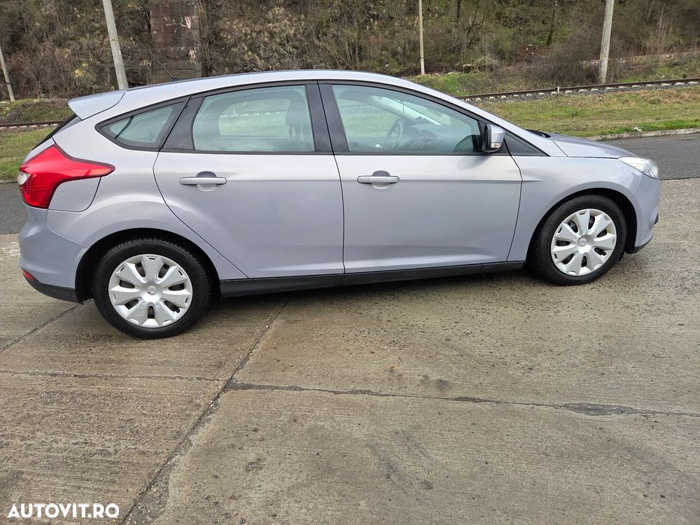 Ford Focus 1.6 TDCi DPF SYNC Edition - 4