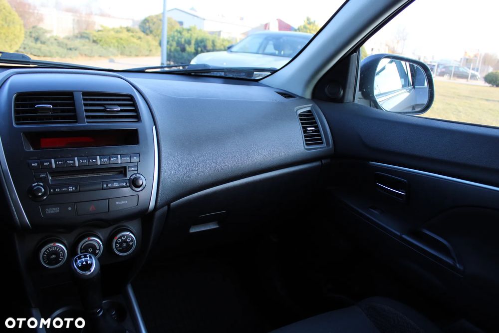 Mitsubishi ASX 1.6 Inform - 17