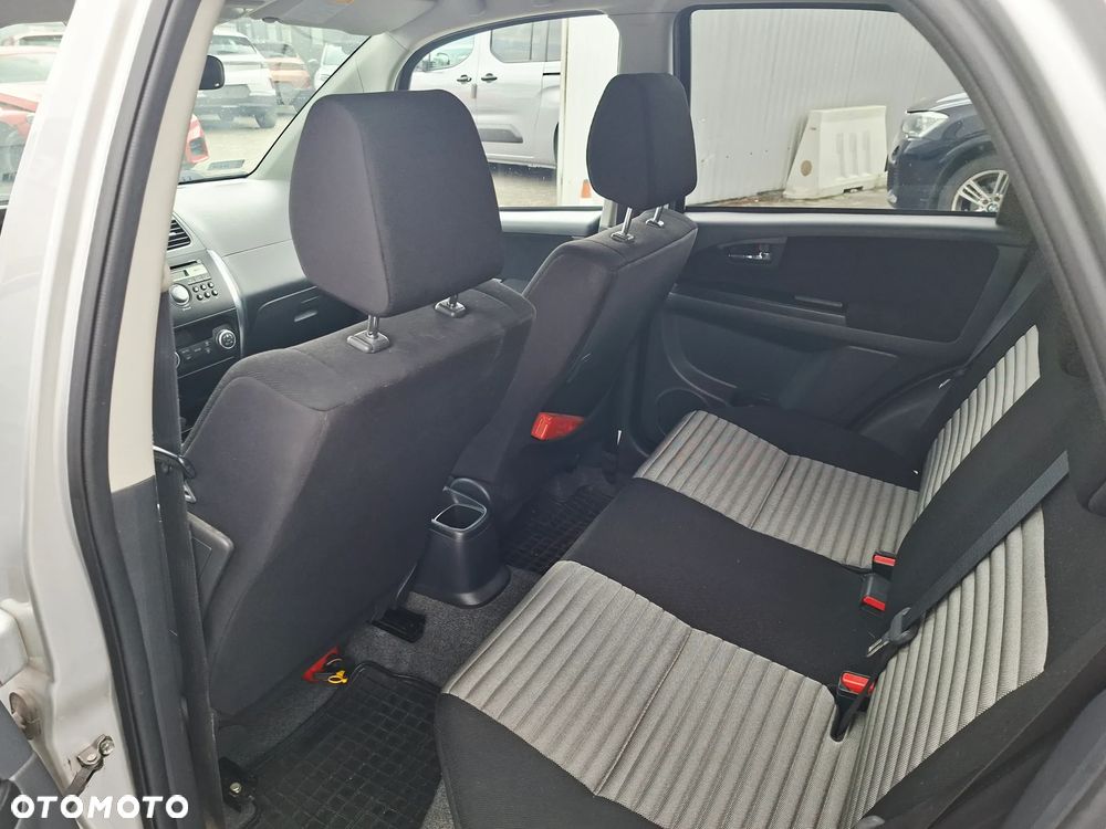 Suzuki SX4 1.6 Comfort - 13