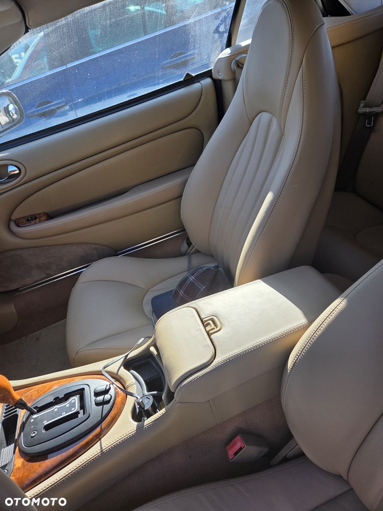 Jaguar XK8 - 15