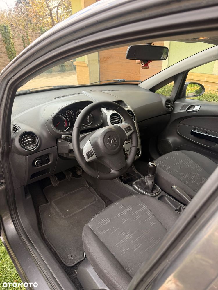 Opel Corsa 1.2 16V Cosmo - 25