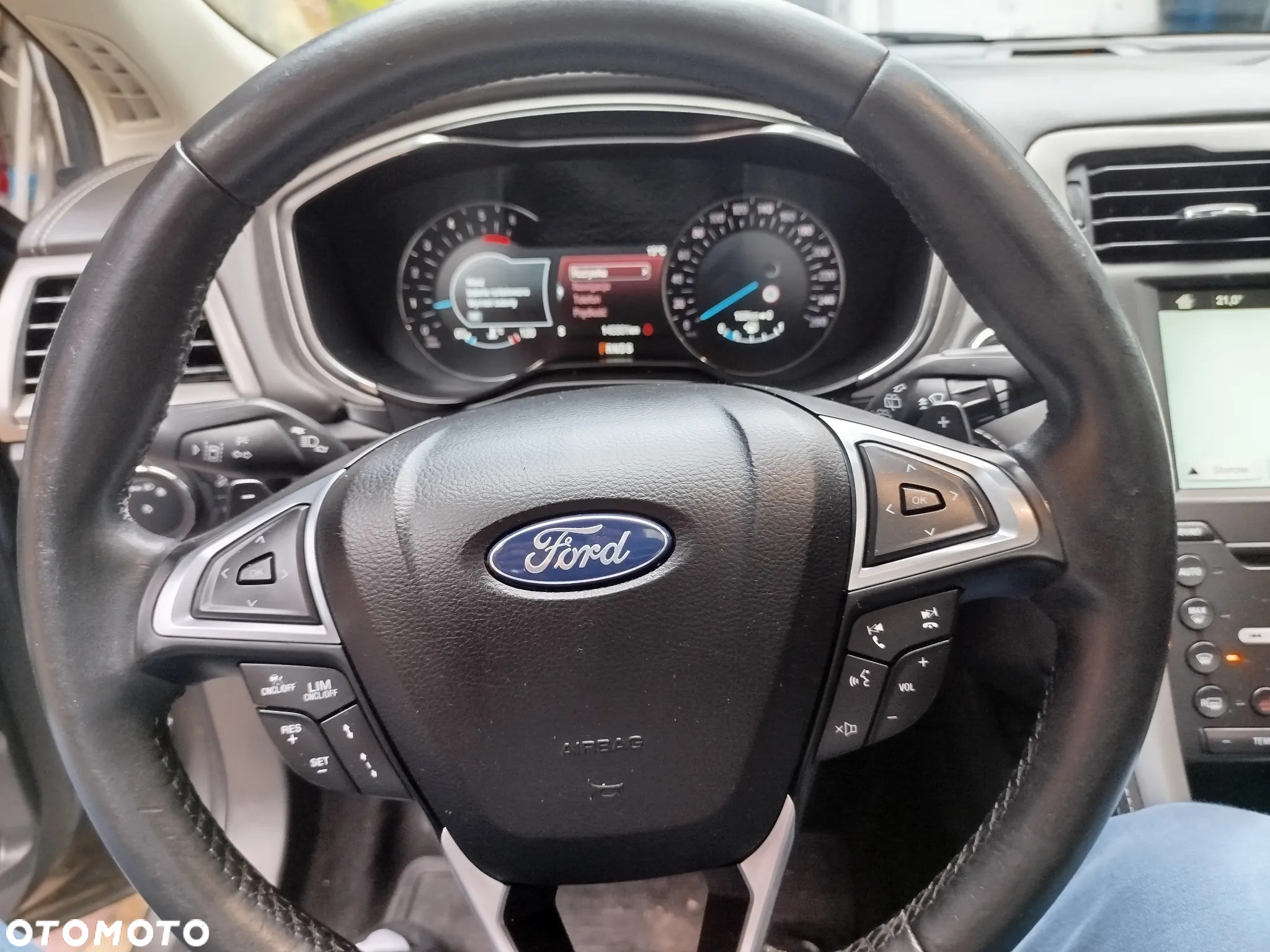 Ford Mondeo - 25