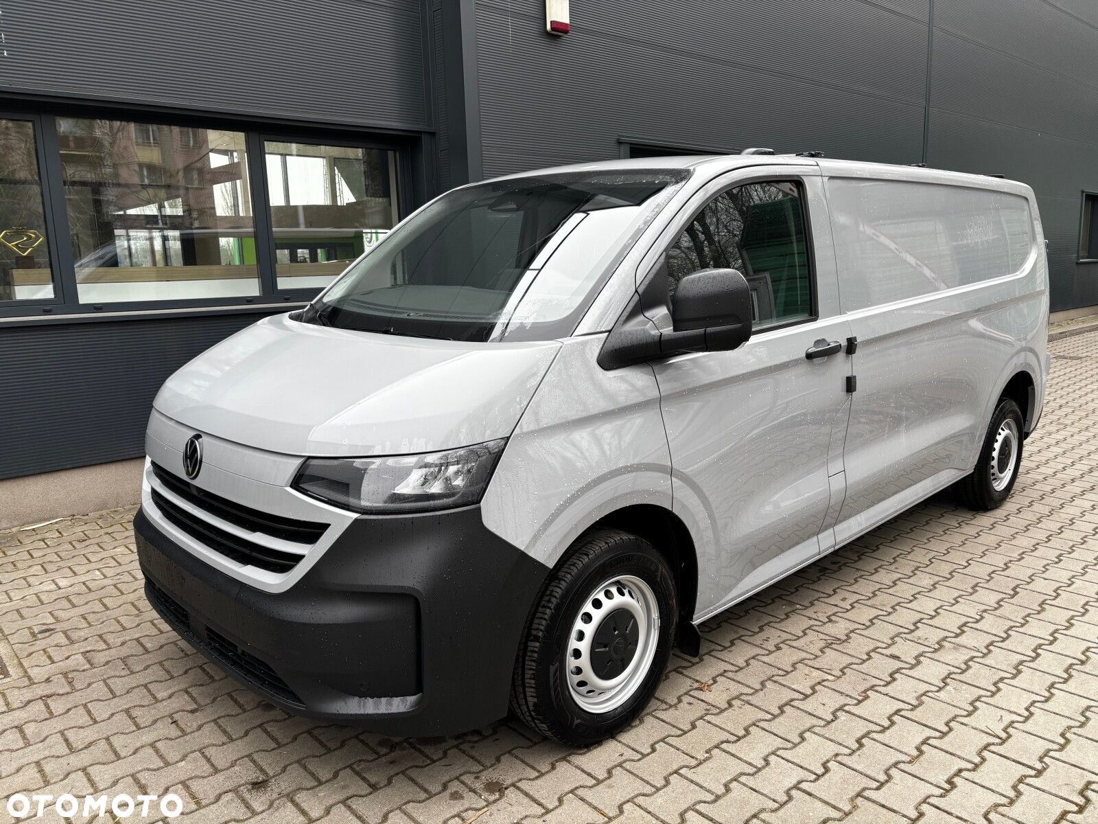 Volkswagen Transporter L2 2.0 TDI 4MO 150 KM 8-b automat. - 1