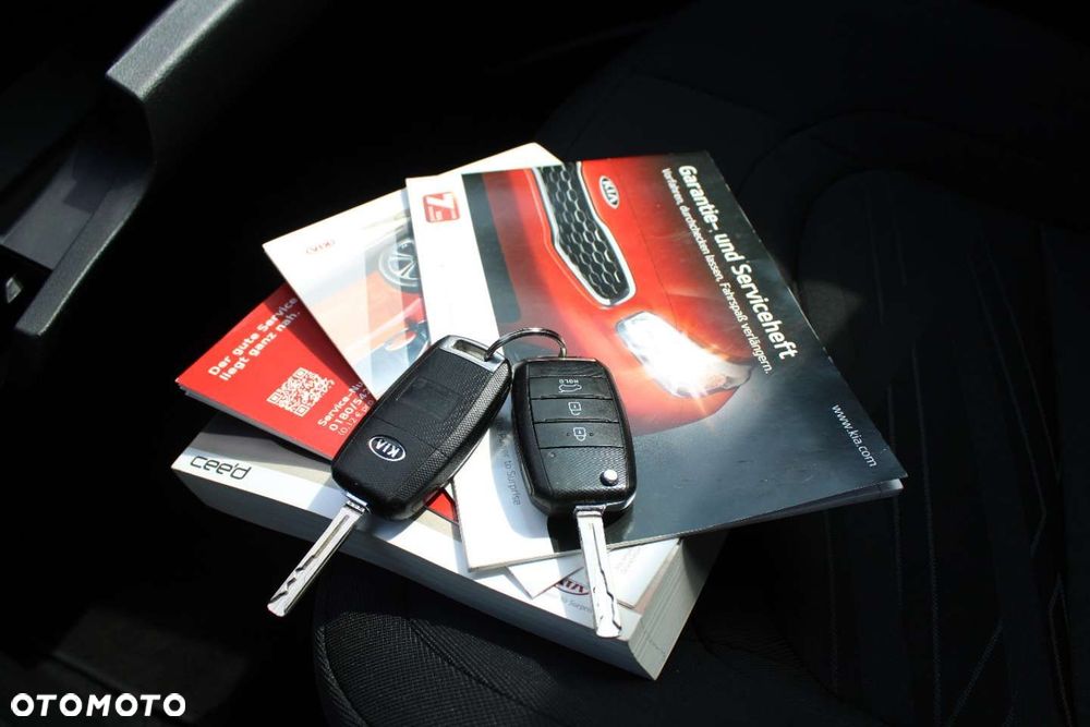 Kia Ceed - 35