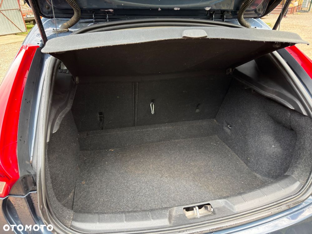 Volvo V40 D2 Drive-E R-Design Momentum - 11