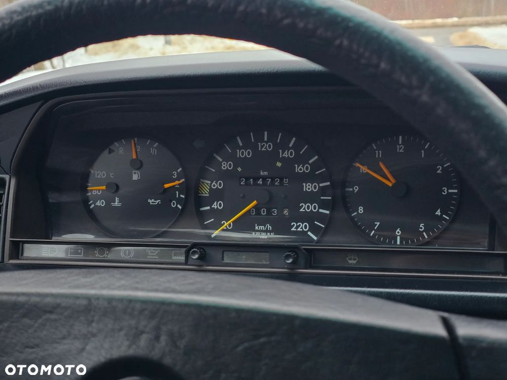 Mercedes-Benz W201 (190) - 25