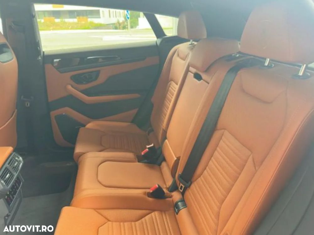 Lamborghini URUS - 14