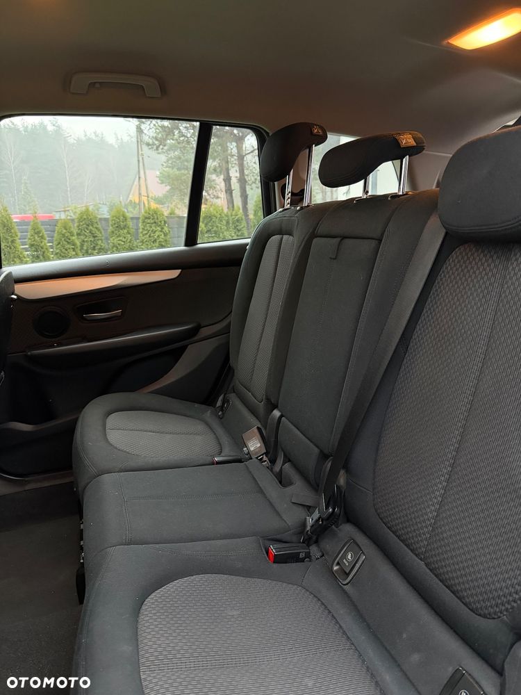 BMW Seria 2 216d - 16