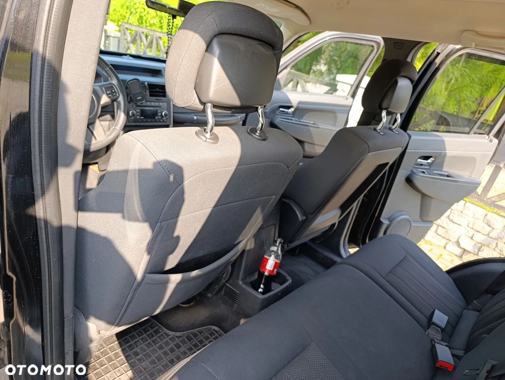 Jeep Liberty - 16