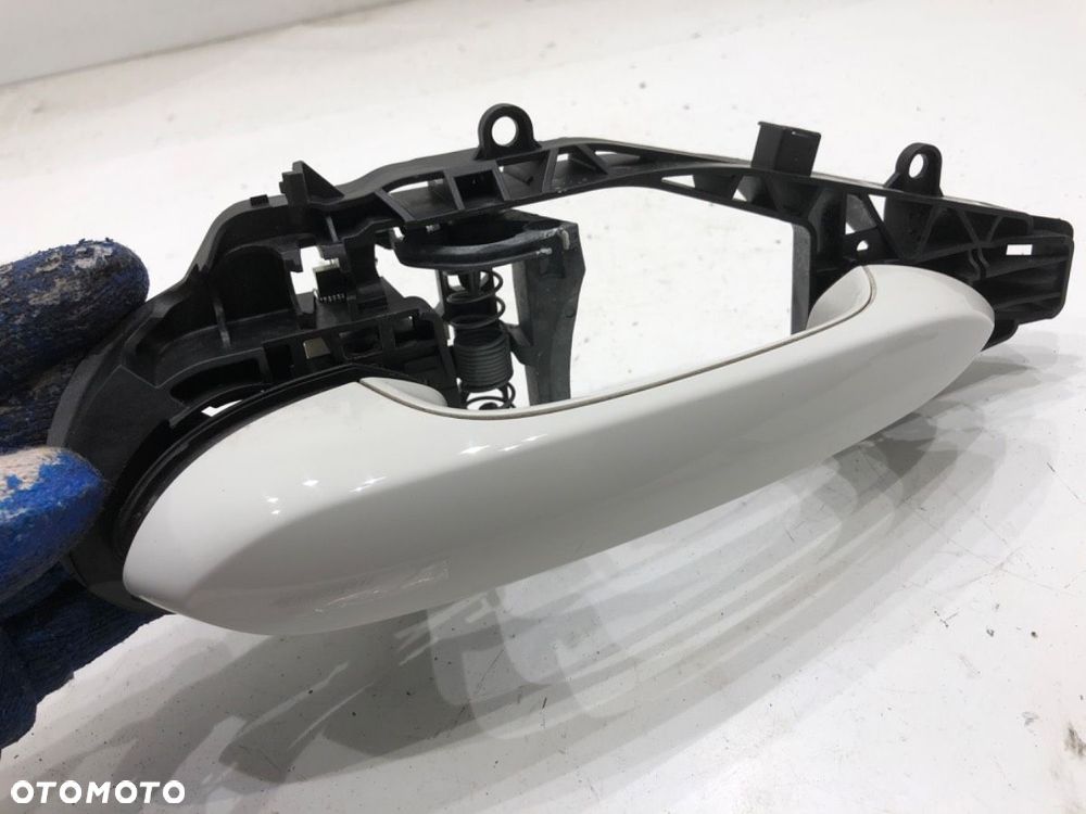 KLAMKA ZEWNĘTRZNA LEWY TYŁ  BMW 5 (G30, F90) 2016 - 2022 530 e Plug-in-Hybrid 135 kW [184 KM] - 2