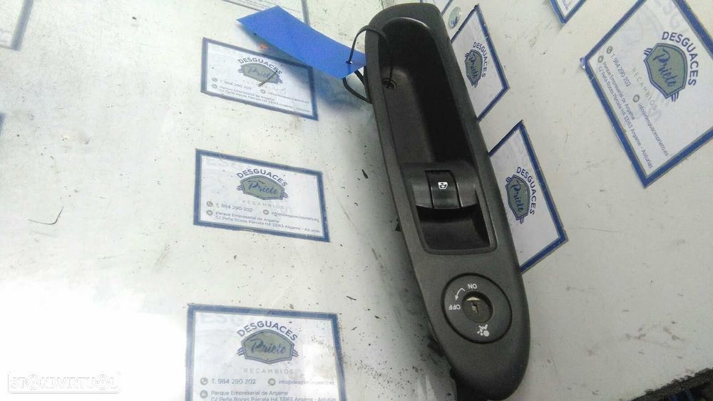 COMANDO ELEVADOR DE VIDRO FRONTAL DIREITO RENAULT CLIO II 2005 -8200060046 - 1