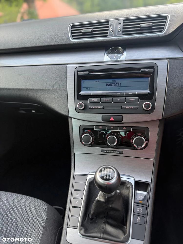 Volkswagen Passat 2.0 TDI BlueMotion Technology Exclusive - 18