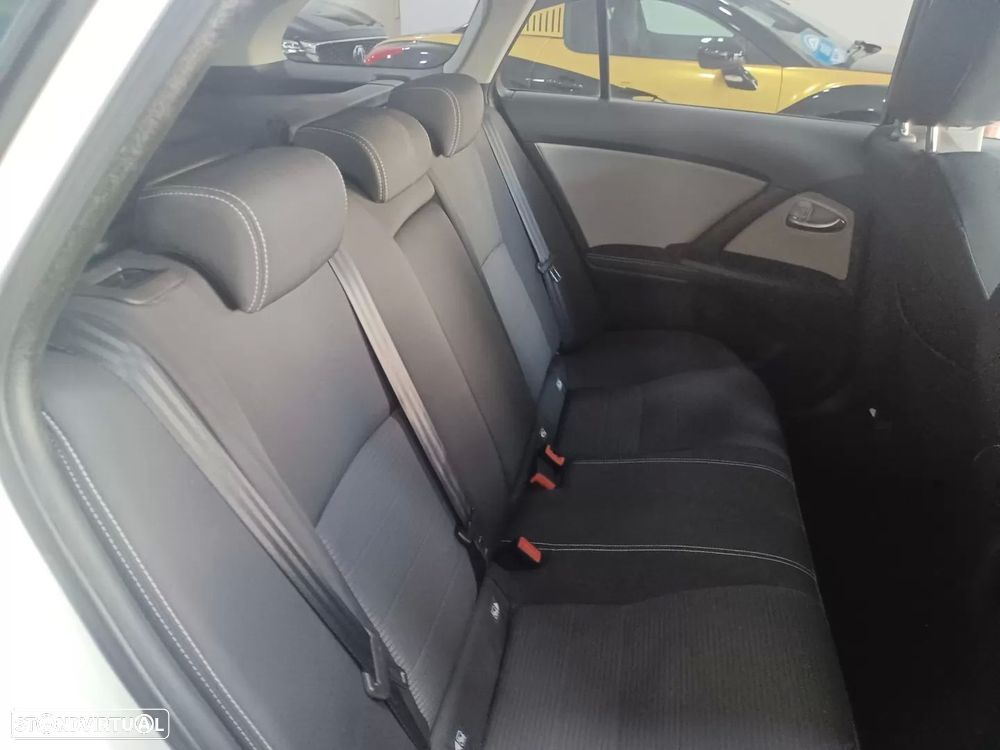 Toyota Avensis Touring Sports 1.6 D-4D Edition-S - 30