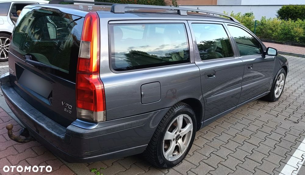 Volvo V70 2.4D5 AWD Optima - 3