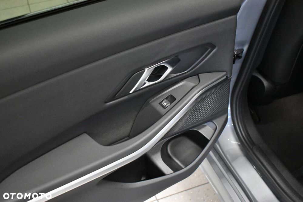 BMW Seria 3 - 21