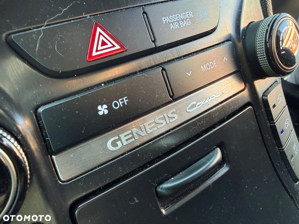 Hyundai Genesis Coupe - 20