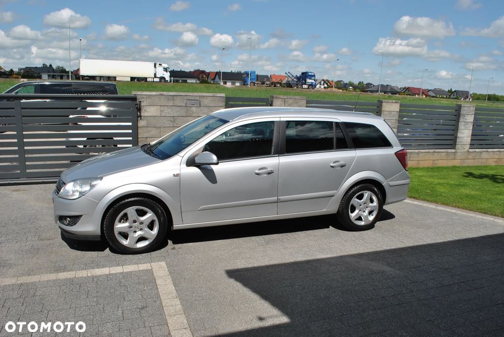 Opel Astra 1.9 CDTI Elegance - 10