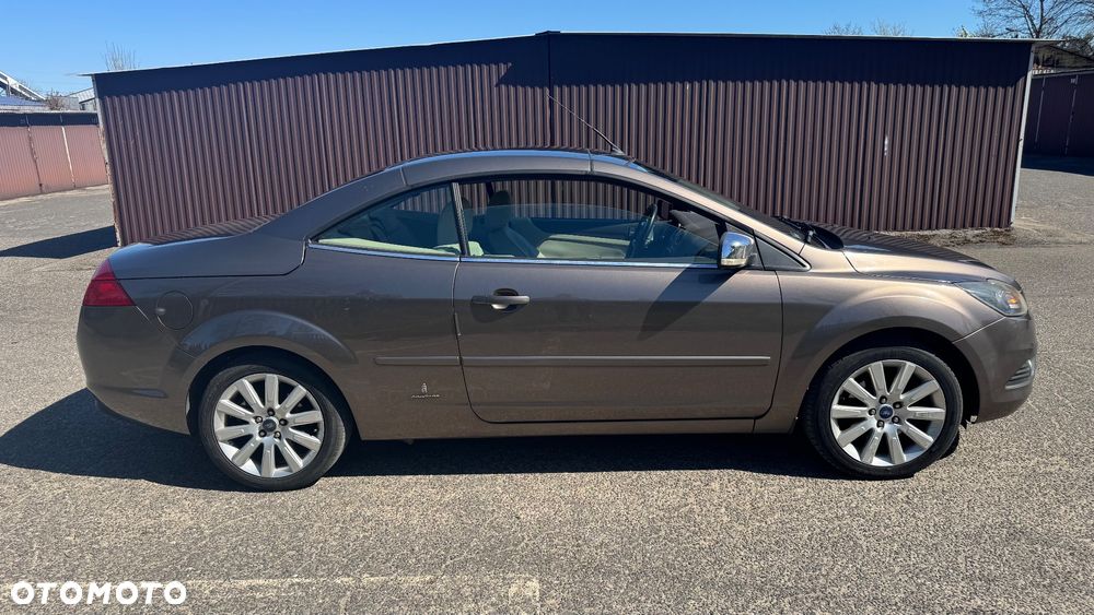 Ford Focus 2.0 16V Trend - 10