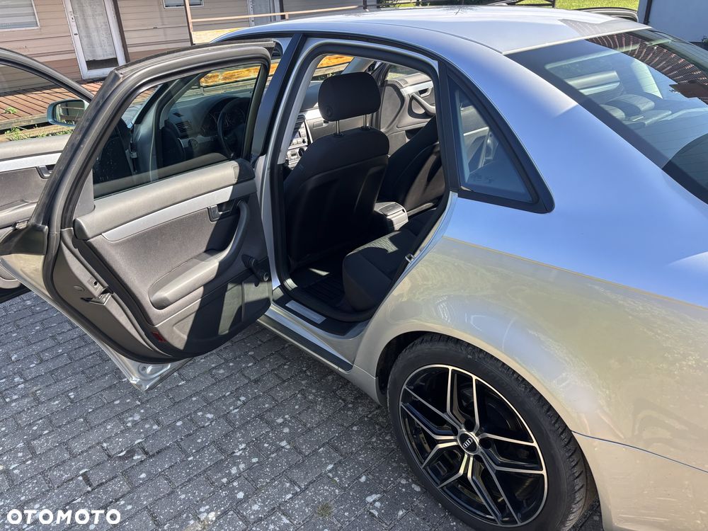 Audi A4 Limousine - 6