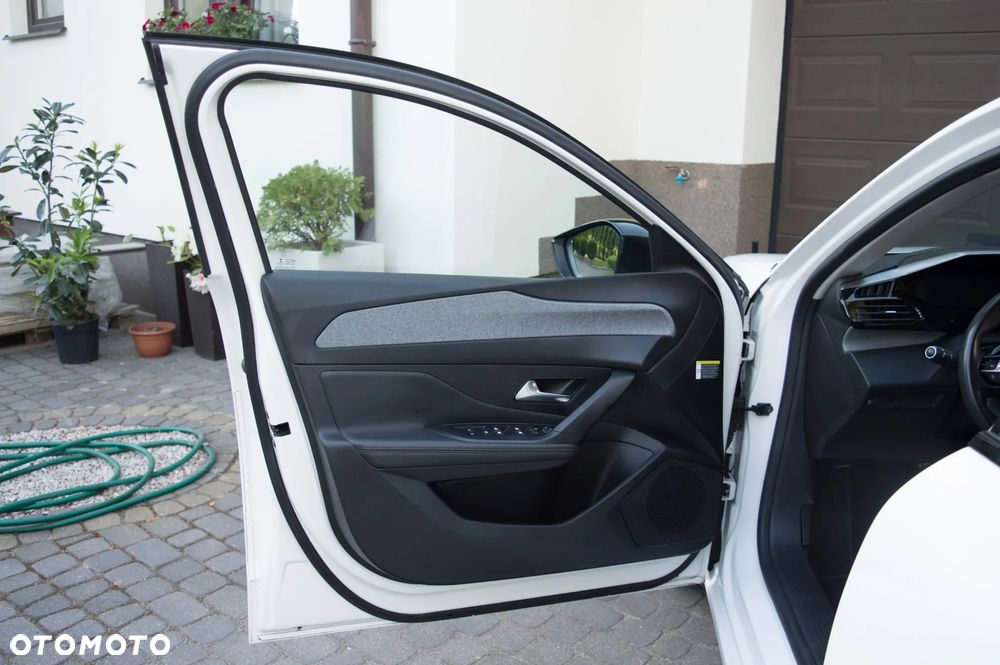 Peugeot 308 BlueHDi 130 EAT8 Allure - 14