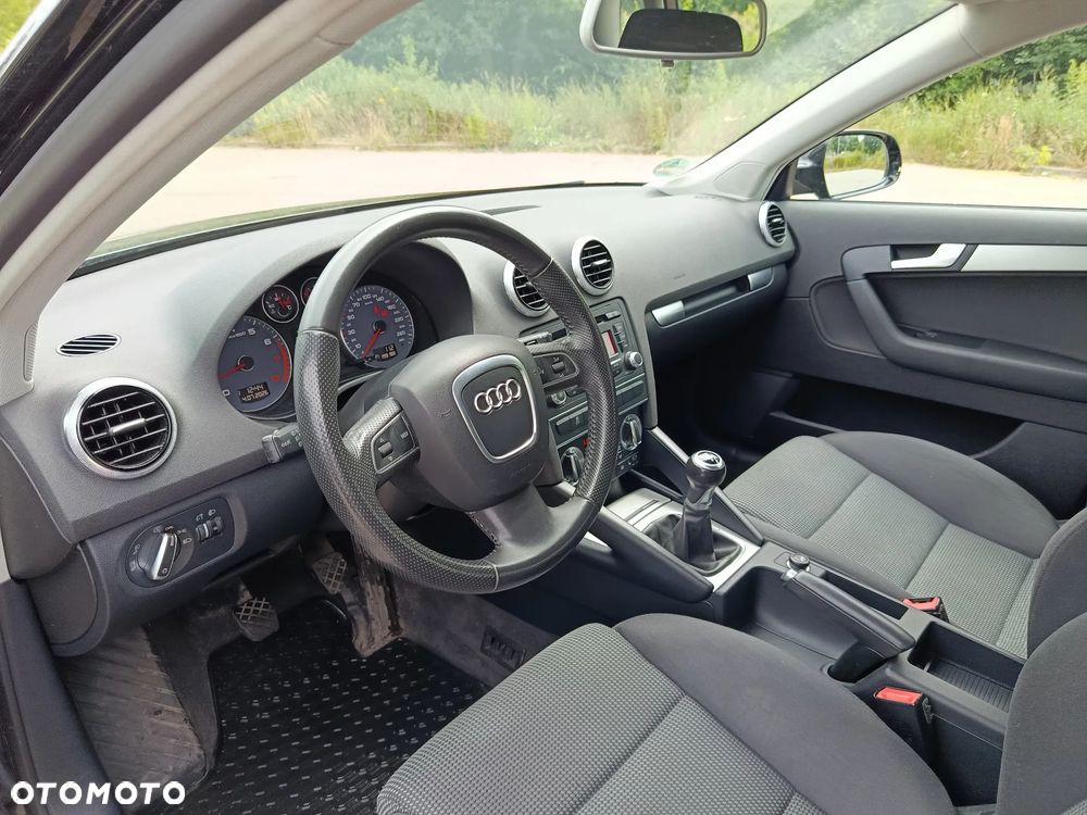 Audi A3 Sportback 1.6 Ambiente - 12