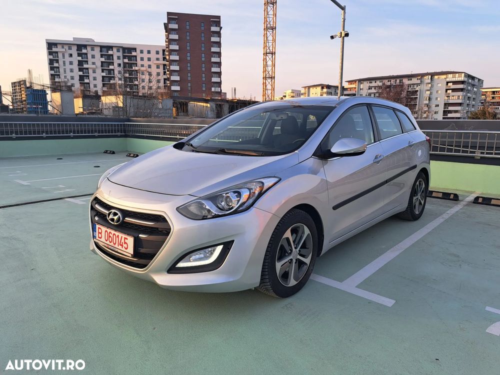 Hyundai i30 1.6 CRDI DCT Premium - 1
