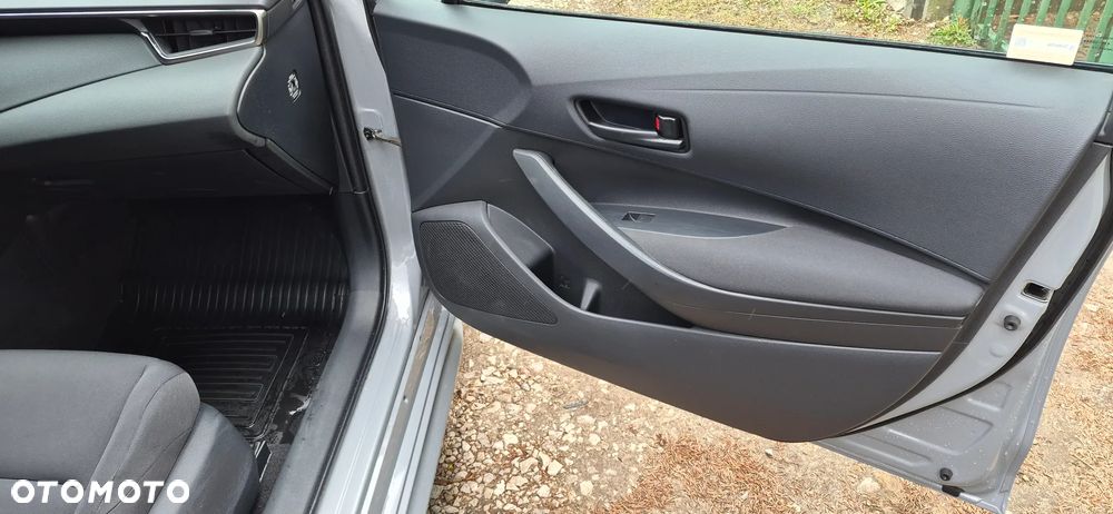 Toyota Corolla 1.8 Hybrid Active - 24