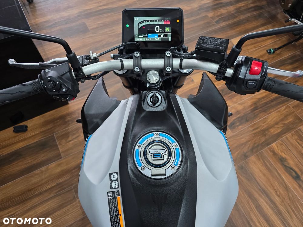 Yamaha MT - 4