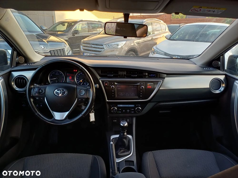 Toyota Auris 1.6 Premium - 12
