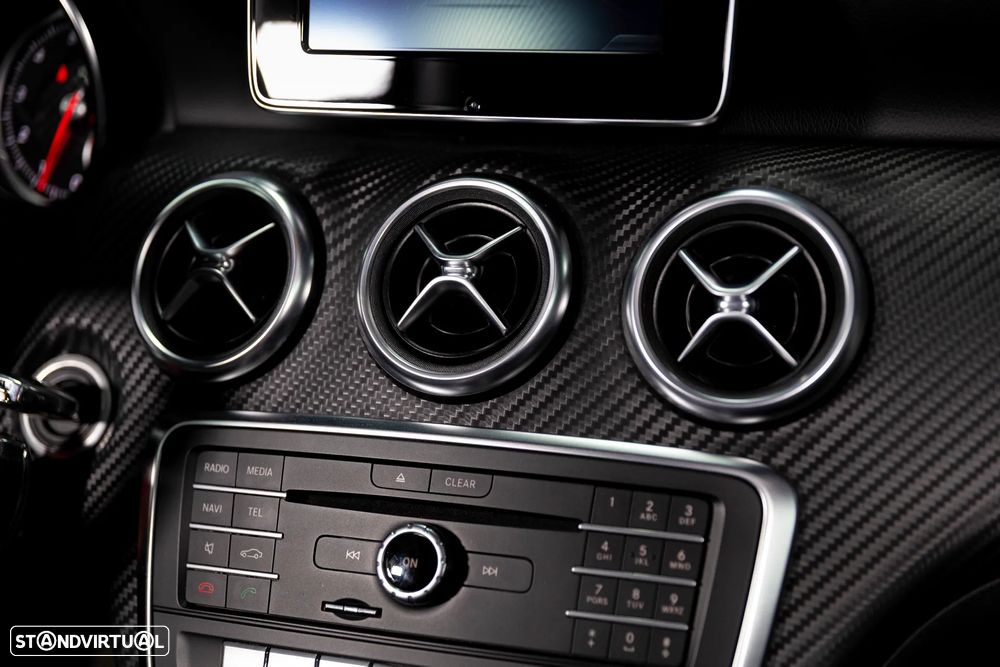 Mercedes-Benz A 180 AMG Line - 21