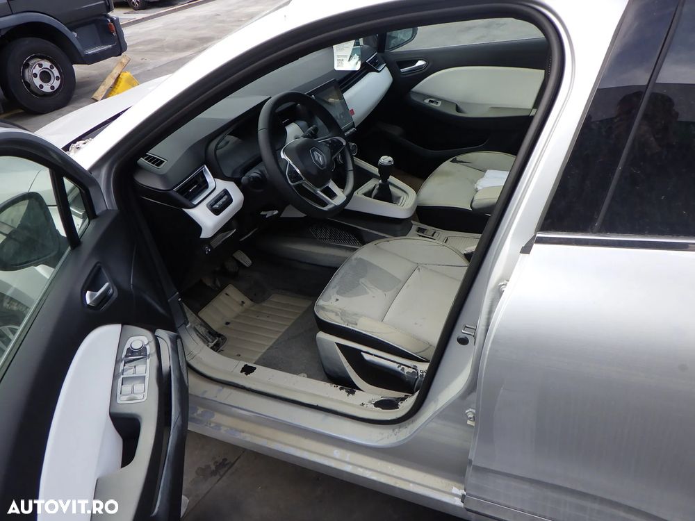 Dezmembrez Renault CLIO ,1.0 TCE , AN 2023 , Benzina - 5