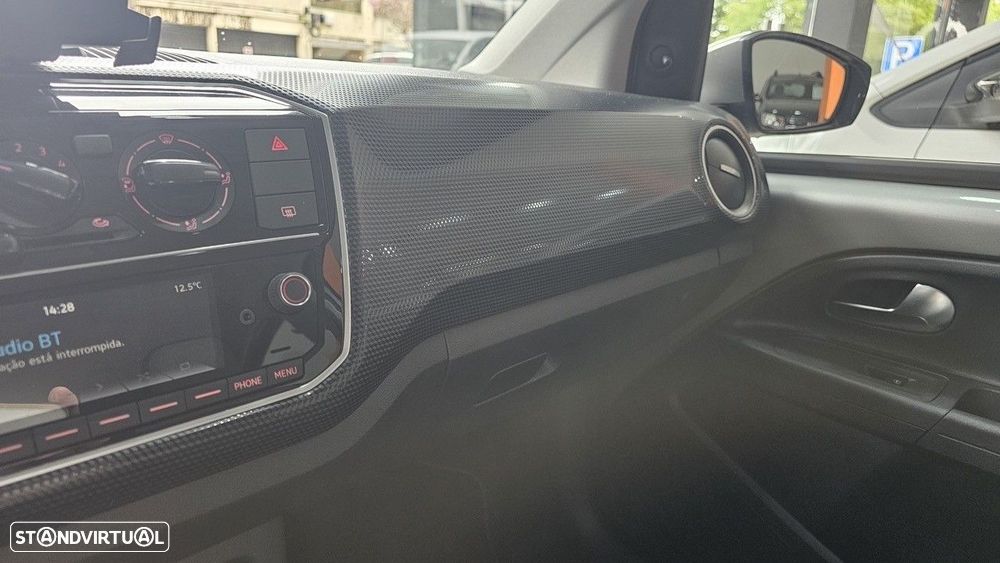 VW Up! 1.0 Move - 24