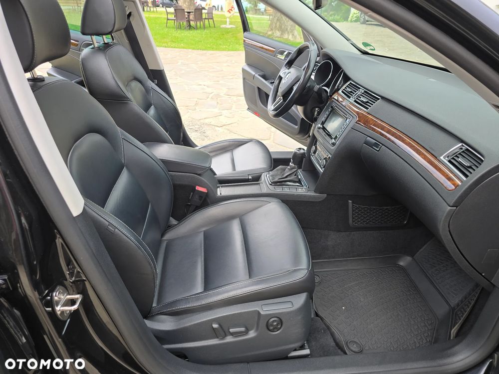 Skoda Superb 2.0 TDI 4x4 Platinum Outdoor DSG - 30