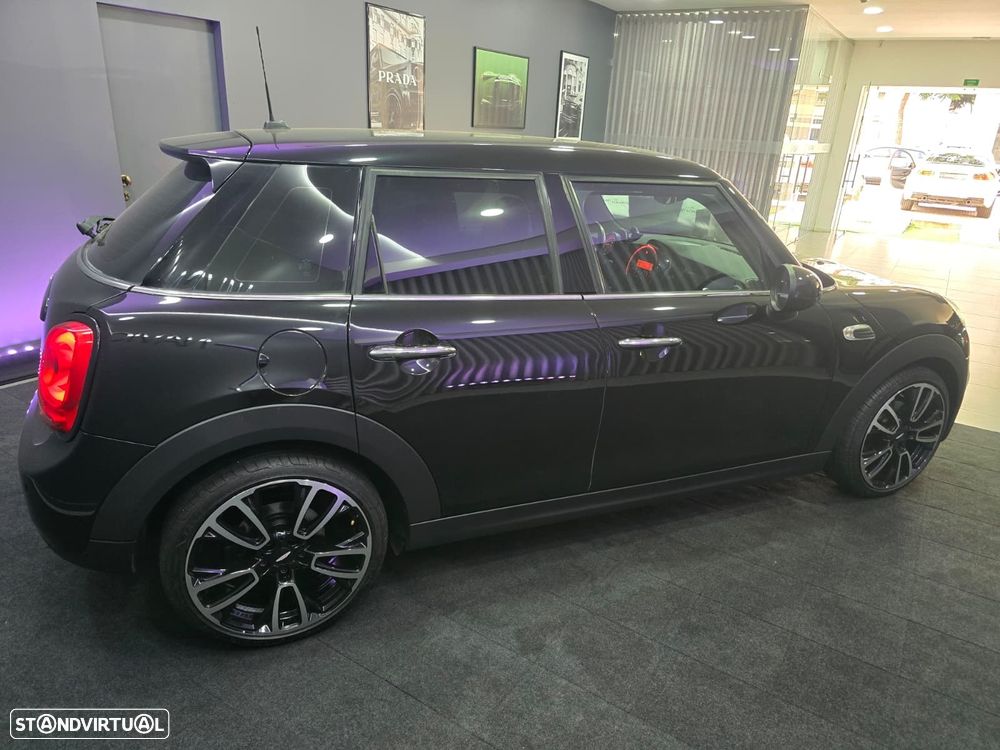 MINI 5 Portas Cooper D Auto - 22