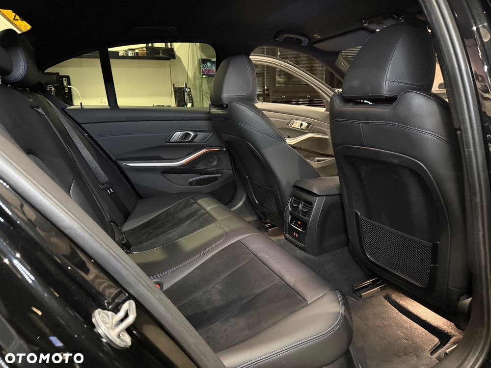 BMW Seria 3 320d xDrive mHEV M Sport sport - 32