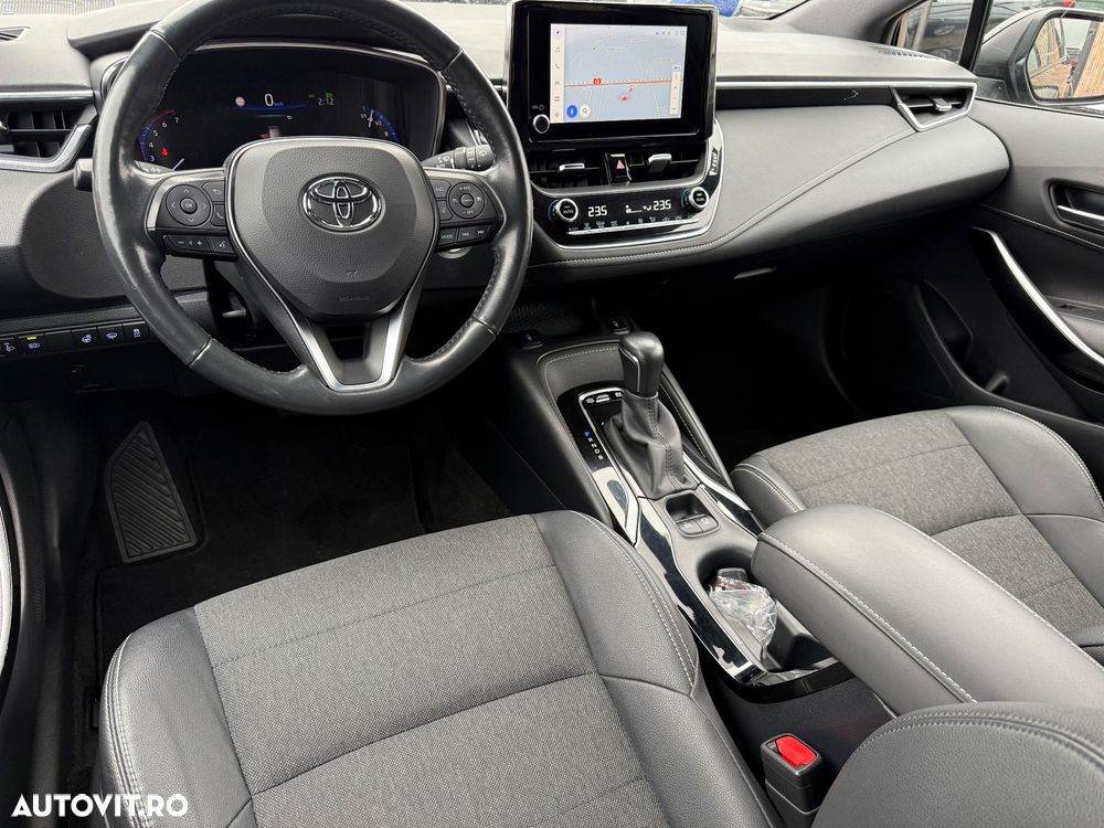 Toyota Corolla 1.8 HSD Exclusive interior Gri - 2