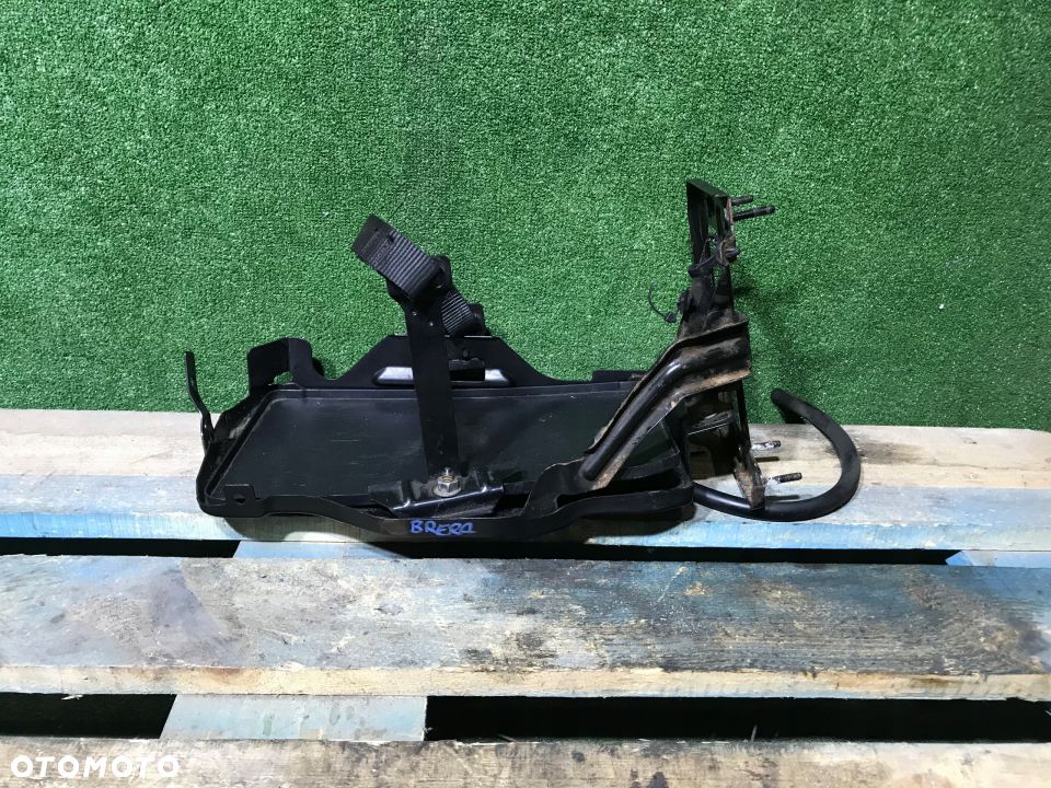 ALFA BRERA 159 SPIDER PODSTAWA AKUMULATORA KOMPLET