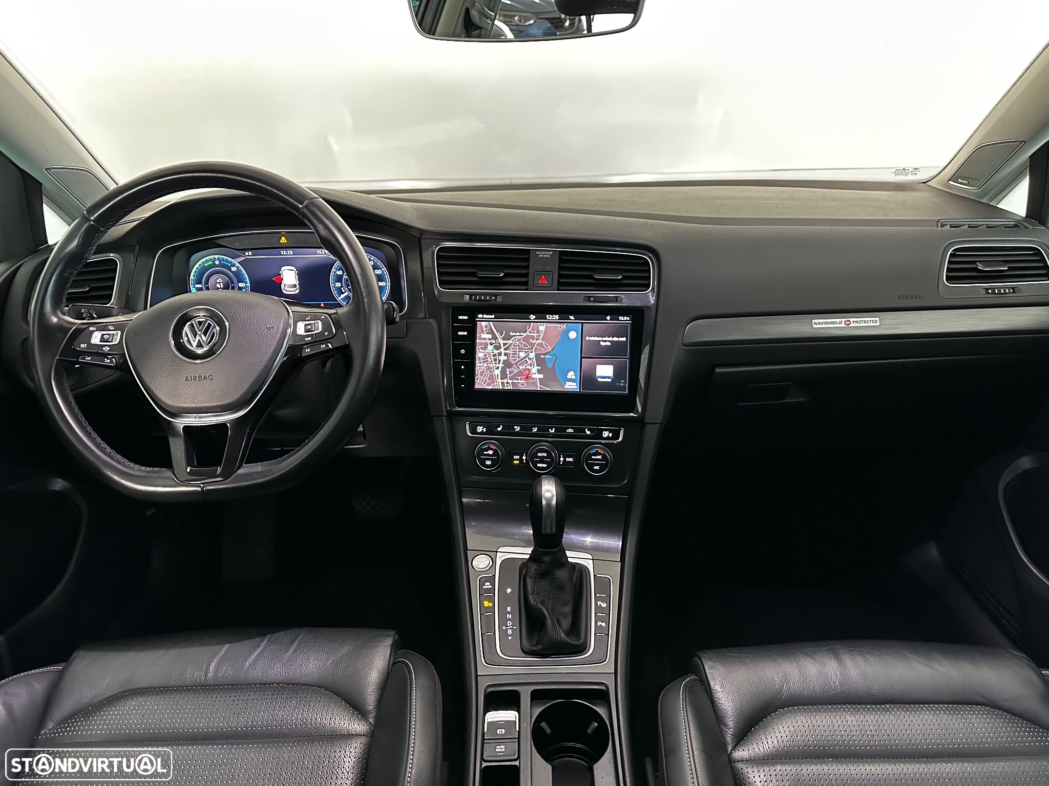 VW e-Golf Standard - 16