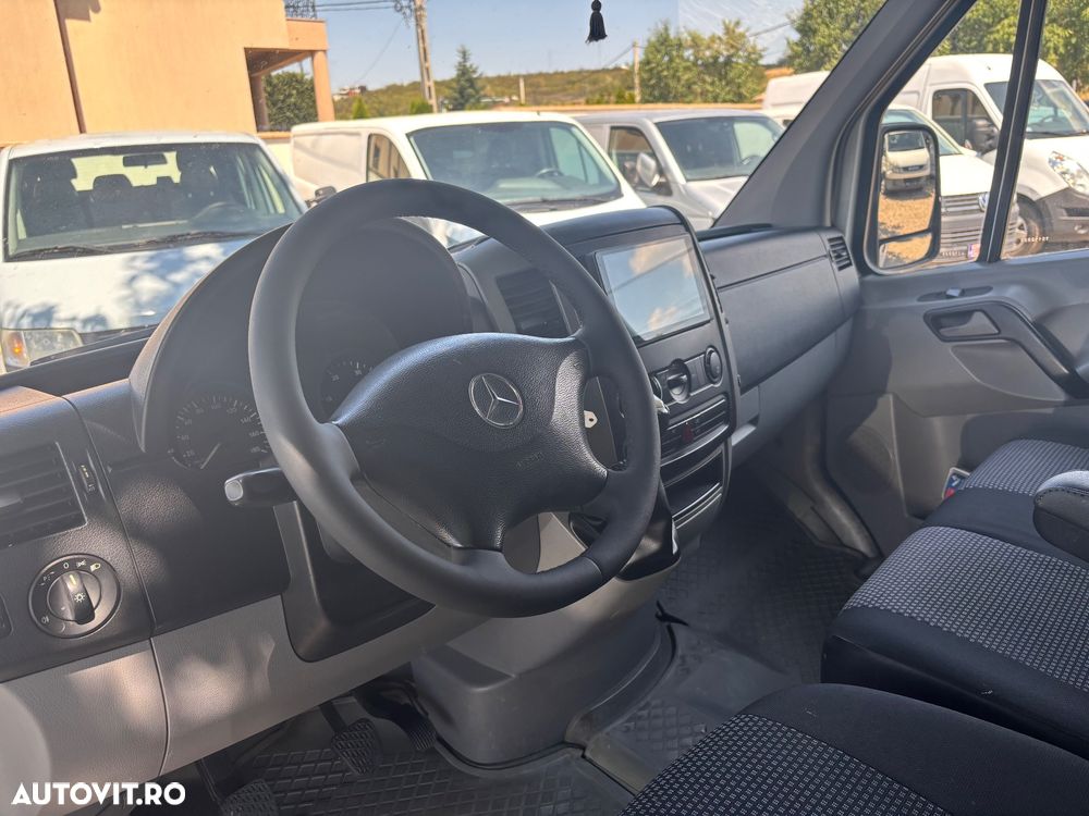 Mercedes-Benz Sprinter - 11