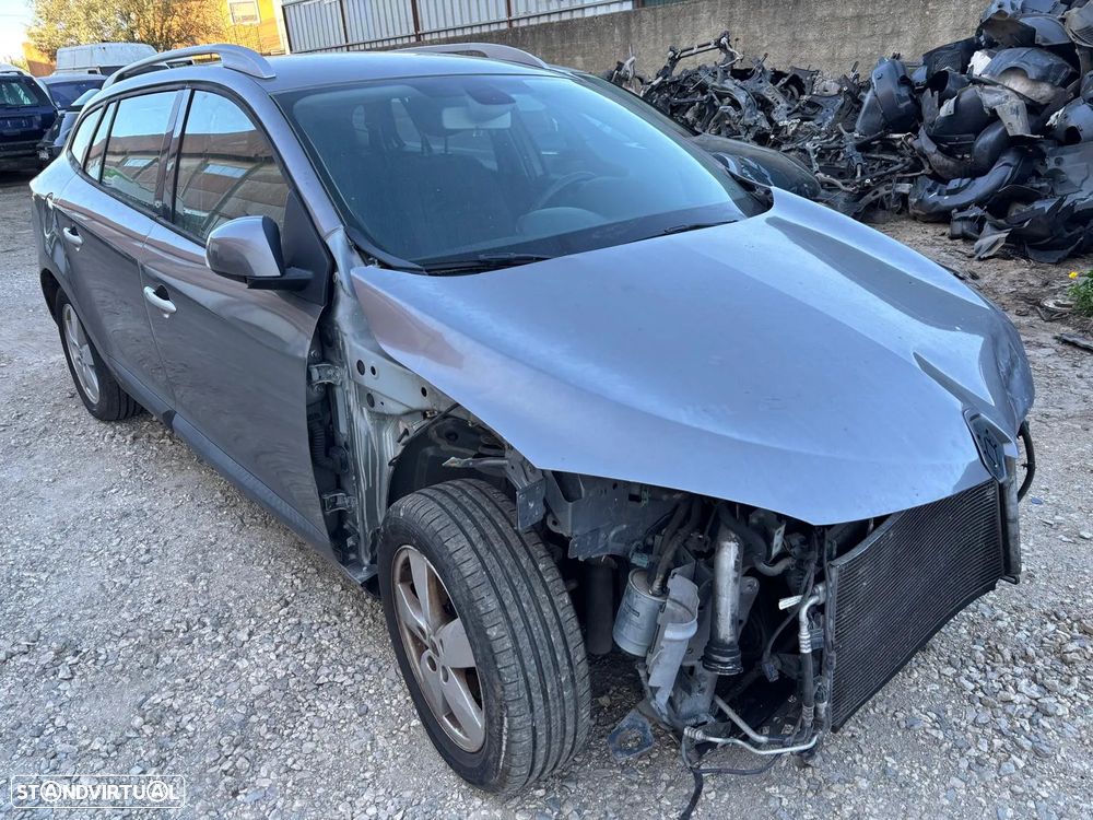 Renault Megane 3 de 2011 carrinha para peças - 1