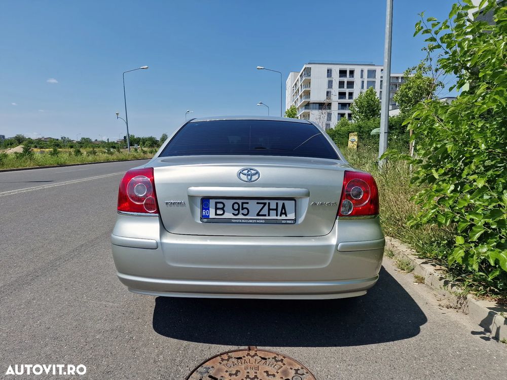 Toyota Avensis - 11